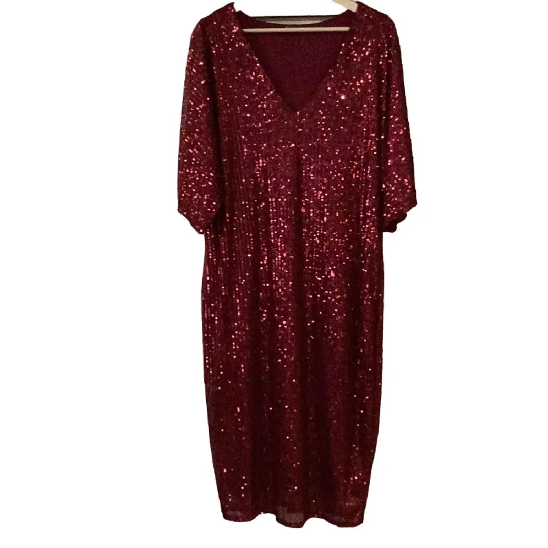 Stock Clearance Women's V-Neck Cocktail Dress - Plus In Burgundy