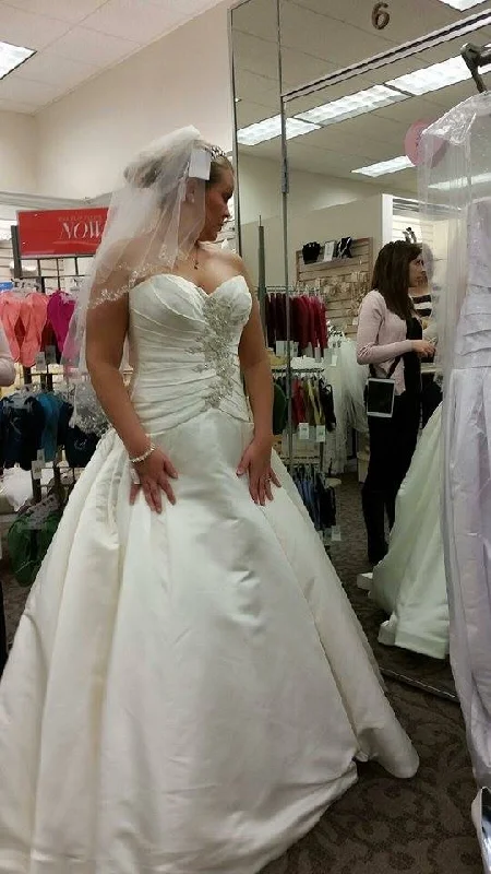 Get It Before It’s Gone Oleg Cassini Ballgown