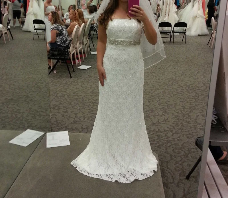 Special Offer David's Bridal Galina/S8551 (Brand New!)