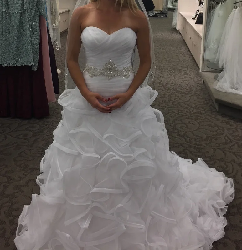 Last Chance David's Bridal Galina Signature/ SWG492 White