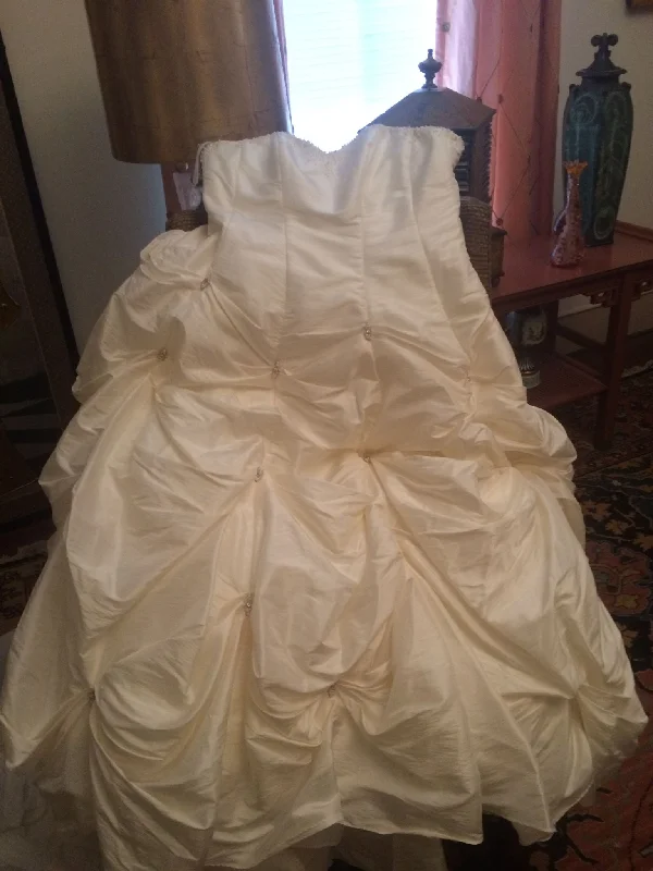 New Markdowns David's Bridal Ivory/9T9017