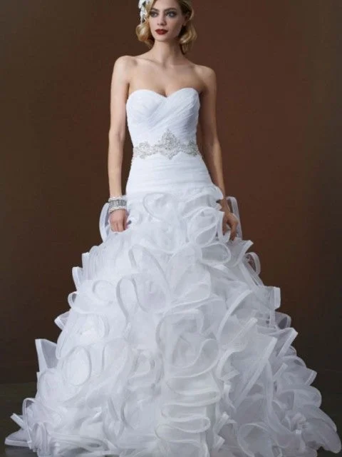 Major Savings David's Bridal Galina Signature SWG492
