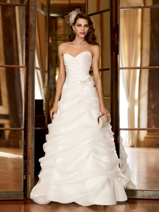 Super Sale David's Bridal Galina Signature Sweetheart Strapless Organza
