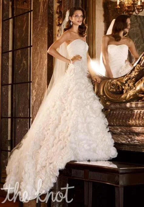 Special Buy David's Bridal Galina Signature SV415