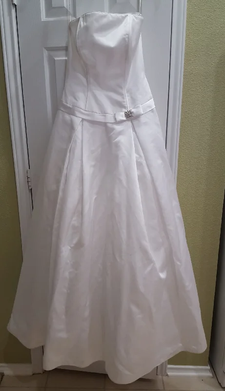 Today Only David's Bridal Galina/S8353
