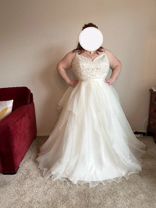 Closeout Sale David's Bridal Garza Ballgown with Double Straps